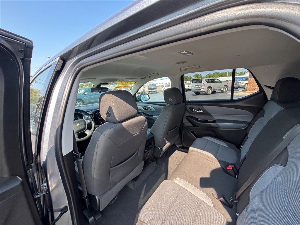 Used 2019 Chevrolet Traverse LT image 17
