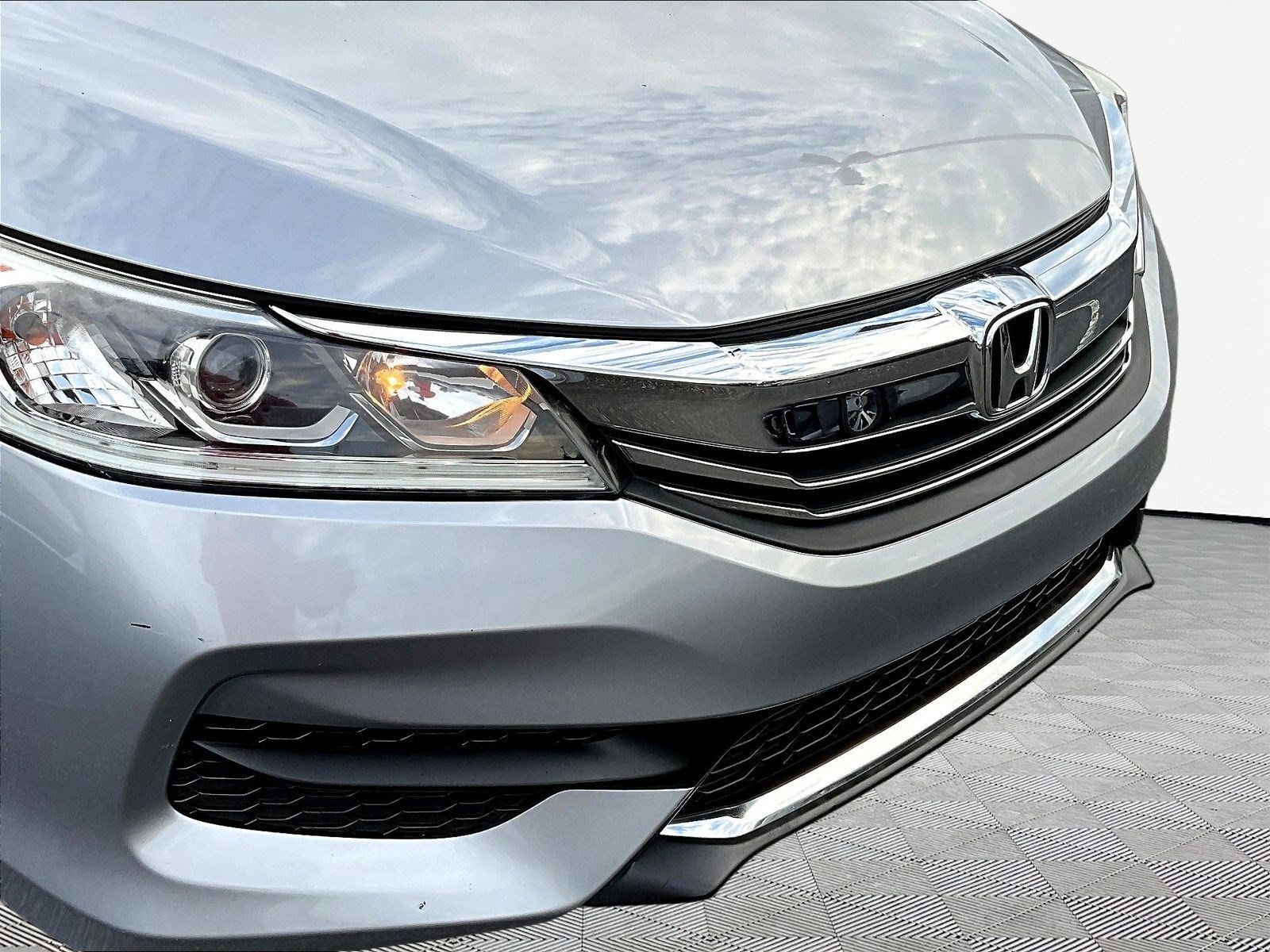 Used 2016 Honda Accord LX image 31