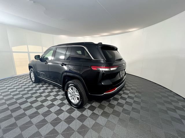 New 2025 Jeep Grand Cherokee Laredo image 6