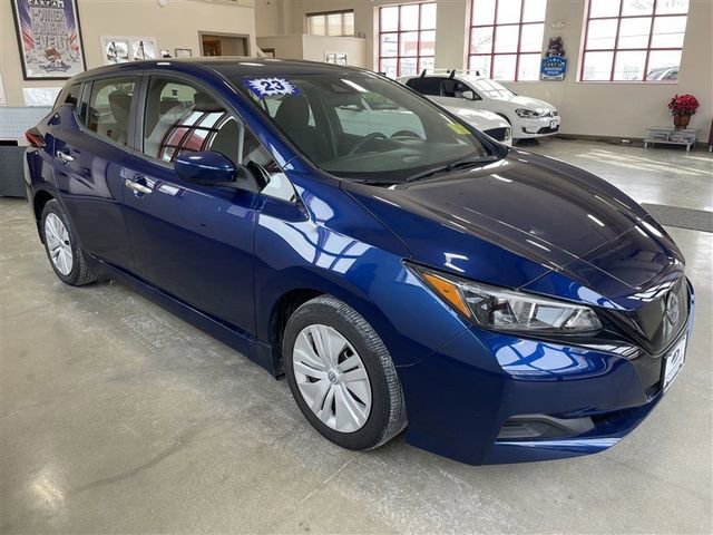 Used 2023 Nissan Leaf S image 8
