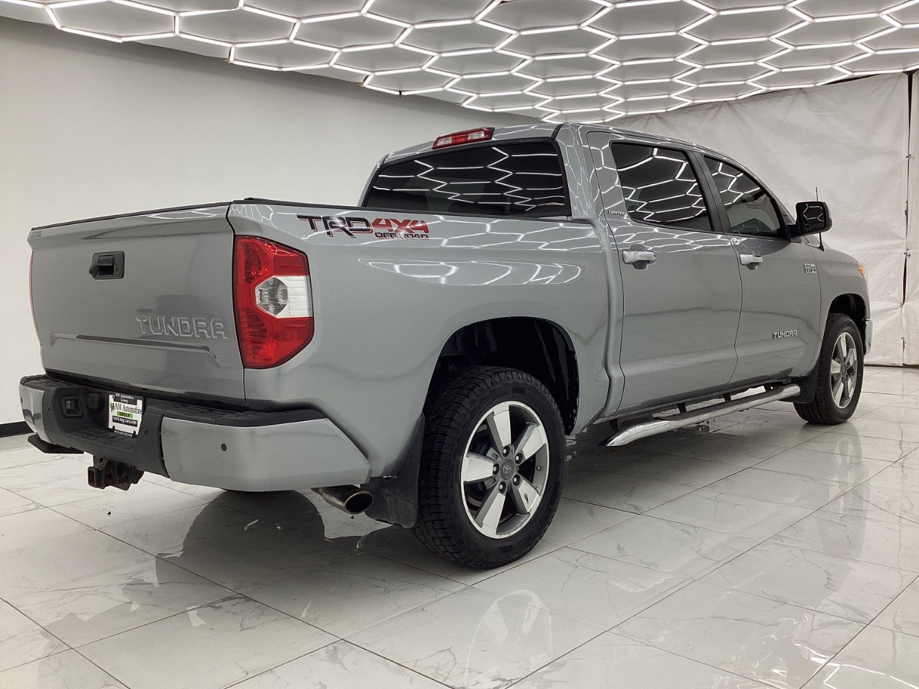 Used 2015 Toyota Tundra Limited w/ Limited Premium Package image 11