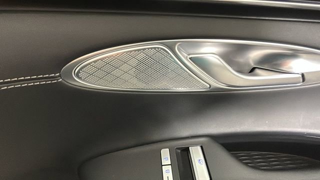 Used 2025 Genesis GV70 2.5T AWD/4WD image 32