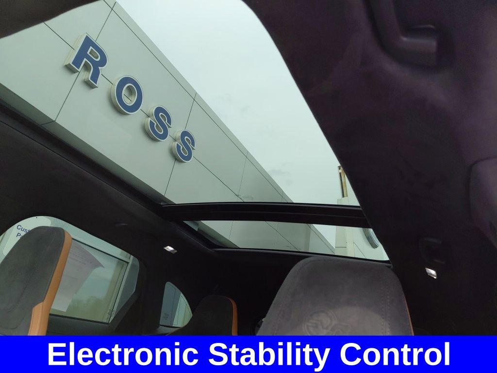 Used 2022 Jaguar F-PACE SVR image 20