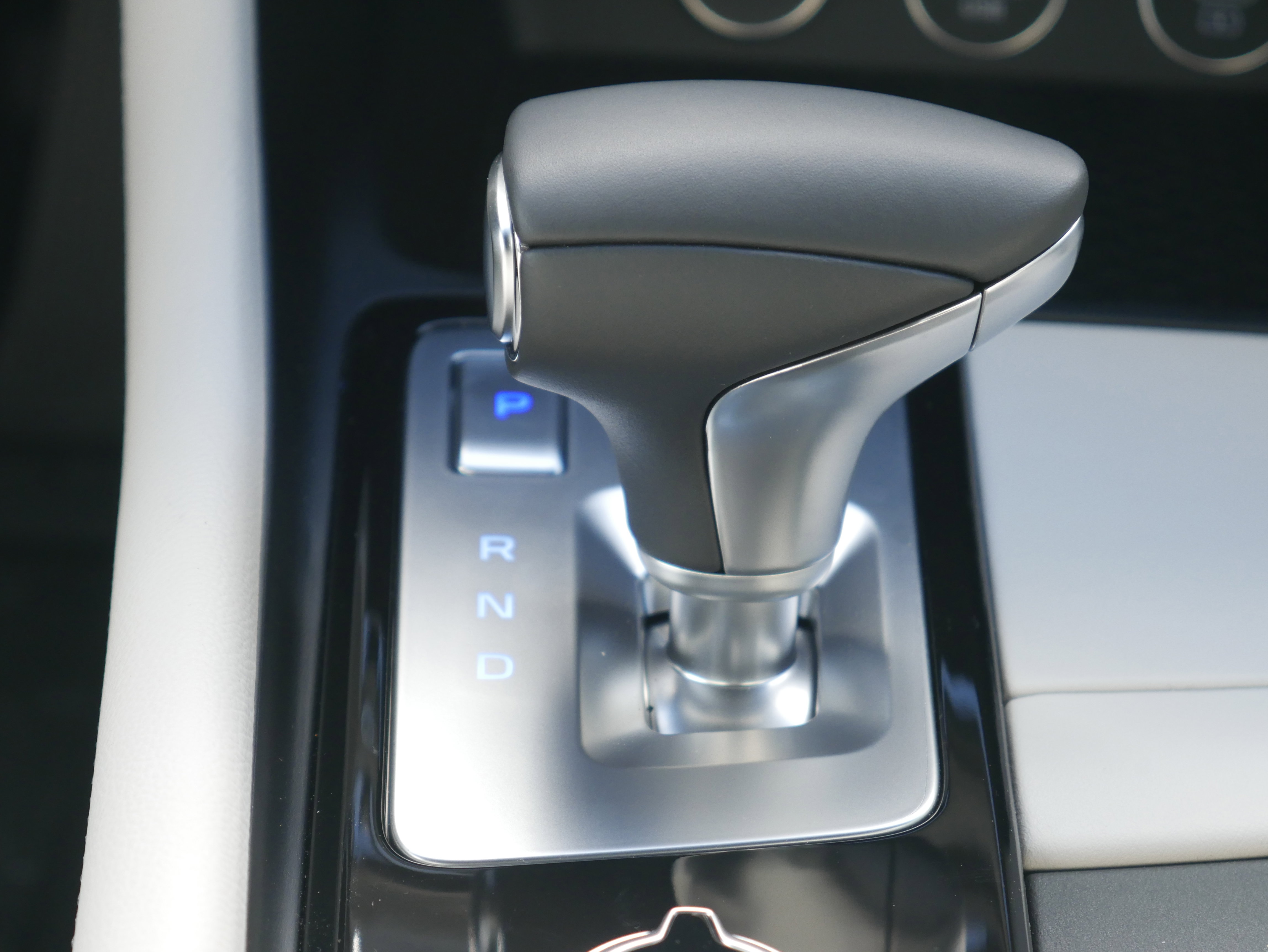 Used 2025 Genesis G70 2.5T image 21