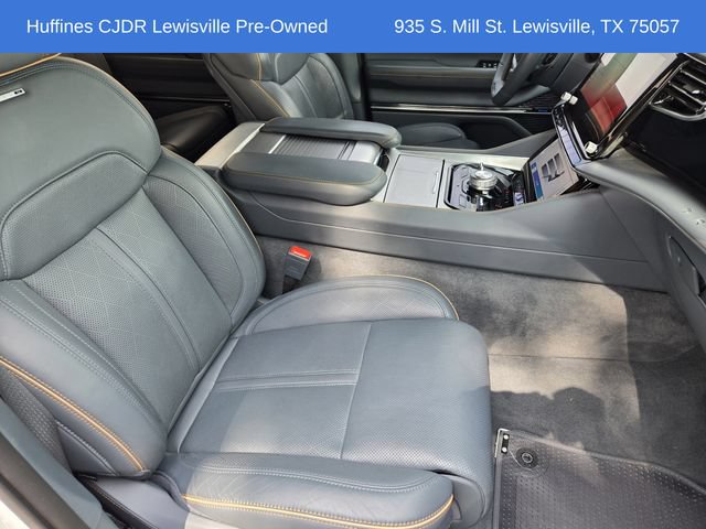Used 2023 Jeep Grand Wagoneer L Series II w/ Premium Group II AWD/4WD image 18