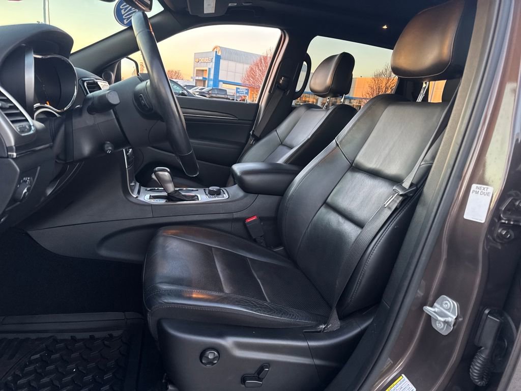 Used 2020 Jeep Grand Cherokee Limited w/ Luxury Group II image 18