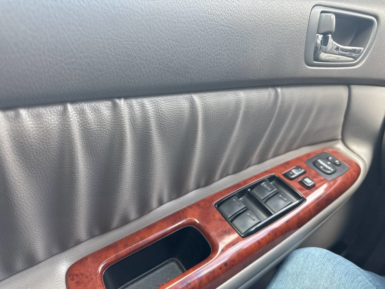 Used 2003 Toyota Camry XLE image 17