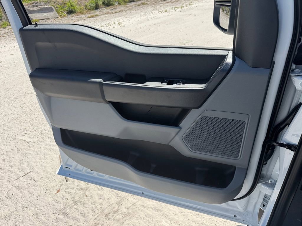 New 2026 Ford F550 4x4 Regular Cab Super Duty image 31
