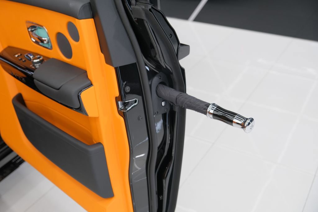 Used 2025 Rolls-Royce Phantom Sedan image 39