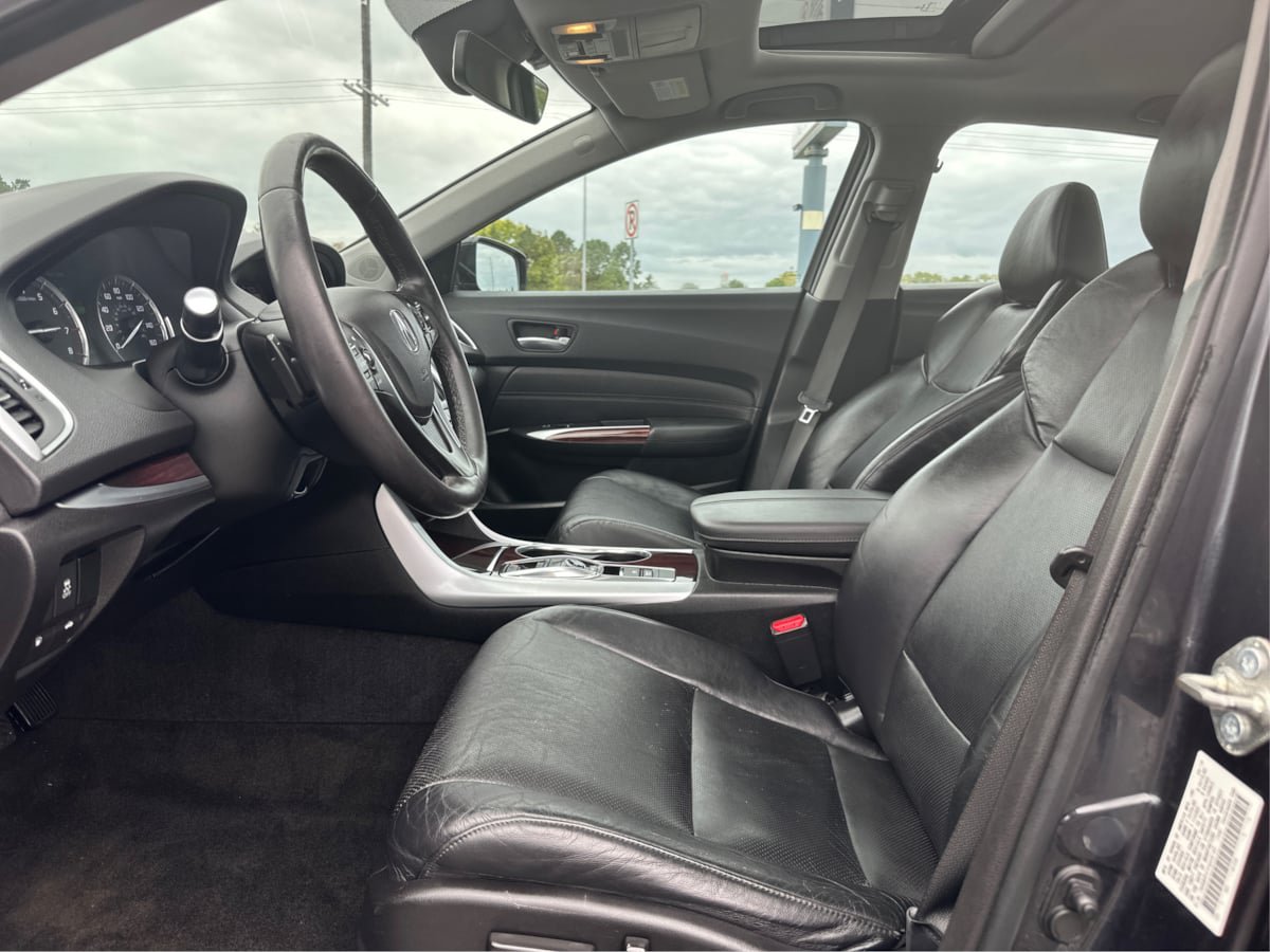 Used 2015 Acura TLX w/ Technology Package FWD image 9