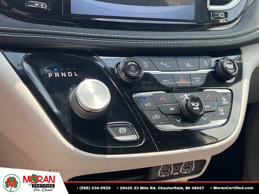 Used 2023 Chrysler Pacifica Touring-L FWD image 22