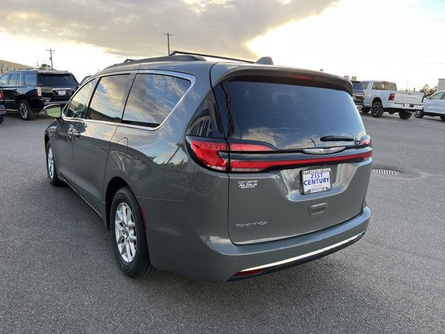 Used 2022 Chrysler Pacifica Touring-L image 13