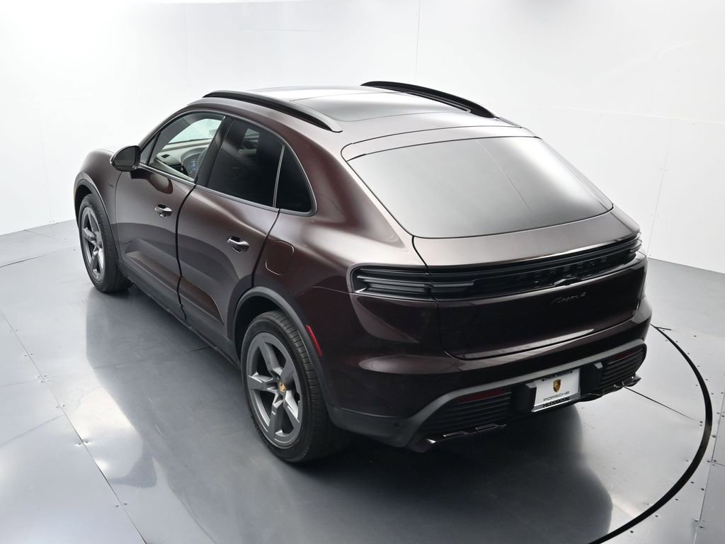 Certified 2025 Porsche Macan 4 Electric image 37