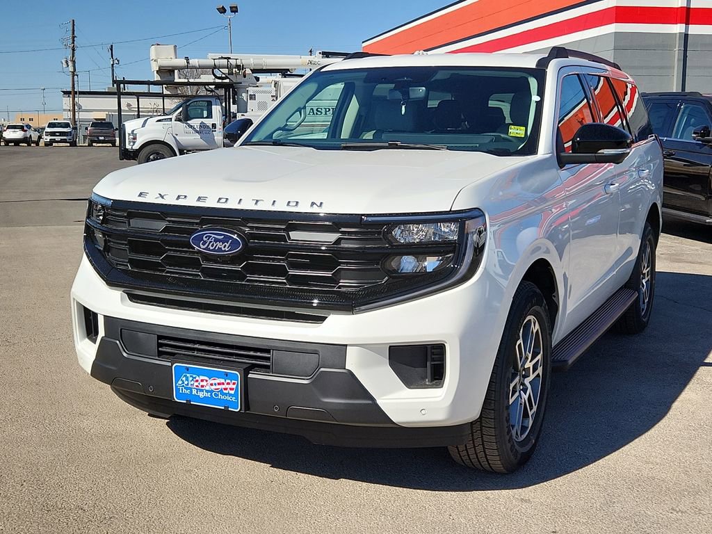New 2026 Ford Expedition Active image 4