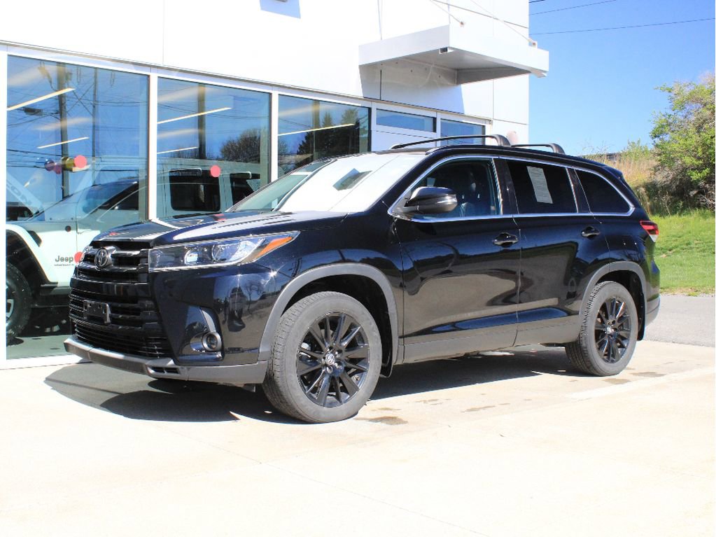 Used 2019 Toyota Highlander SE AWD/4WD image 3
