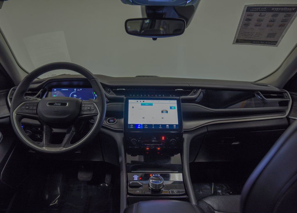 Used 2022 Jeep Grand Cherokee Limited 4xe image 32