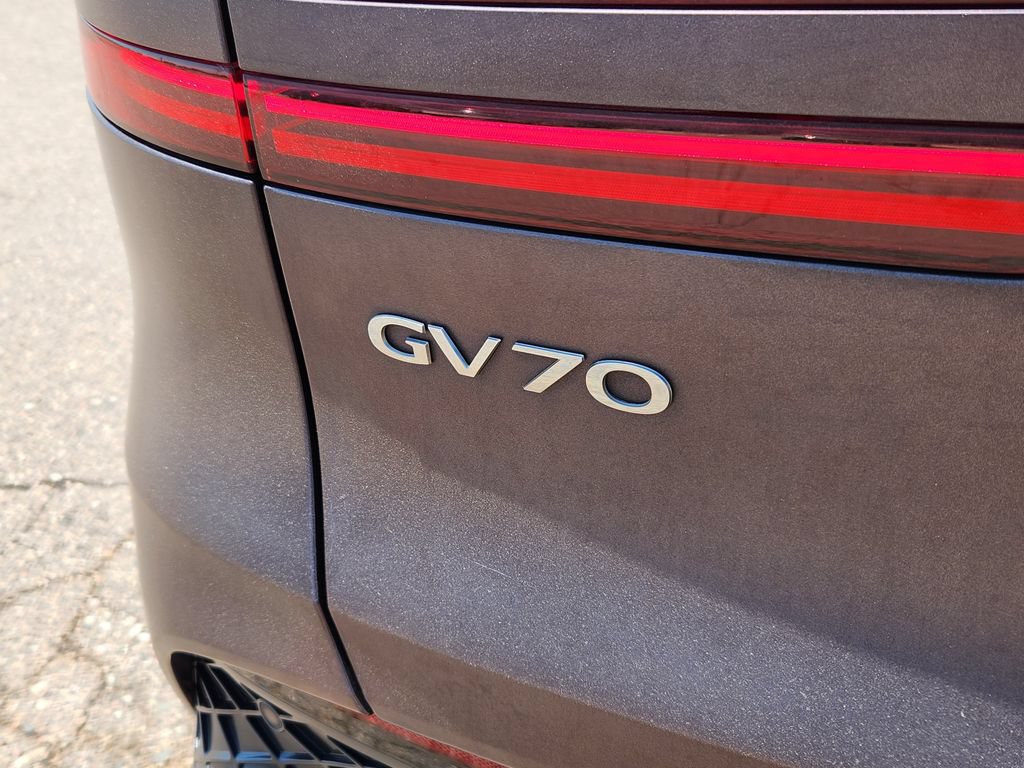 Used 2023 Genesis GV70 3.5T Sport w/ Sport Prestige Package AWD/4WD image 32
