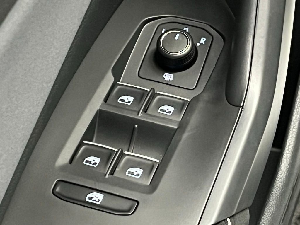 New 2026 Volkswagen Jetta SE FWD image 17