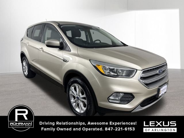 Used 2017 Ford Escape SE image 3