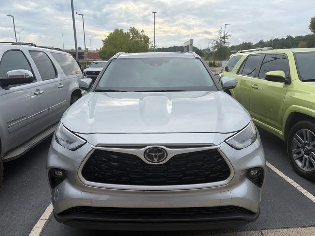 Used 2023 Toyota Highlander XLE
