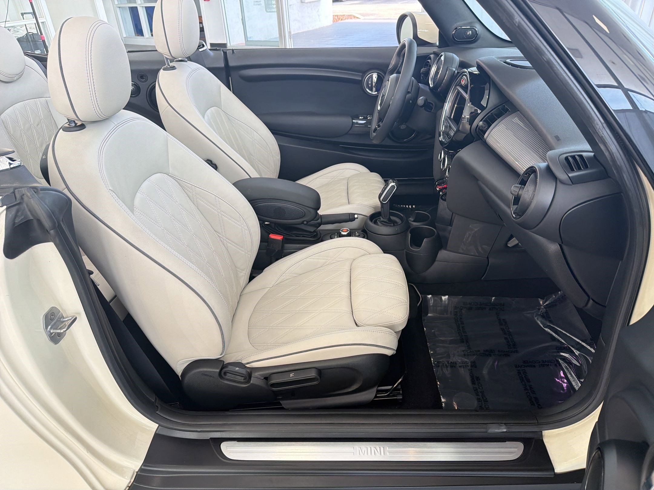 Used 2020 MINI Cooper Convertible w/ Signature Upholstery Package FWD image 29