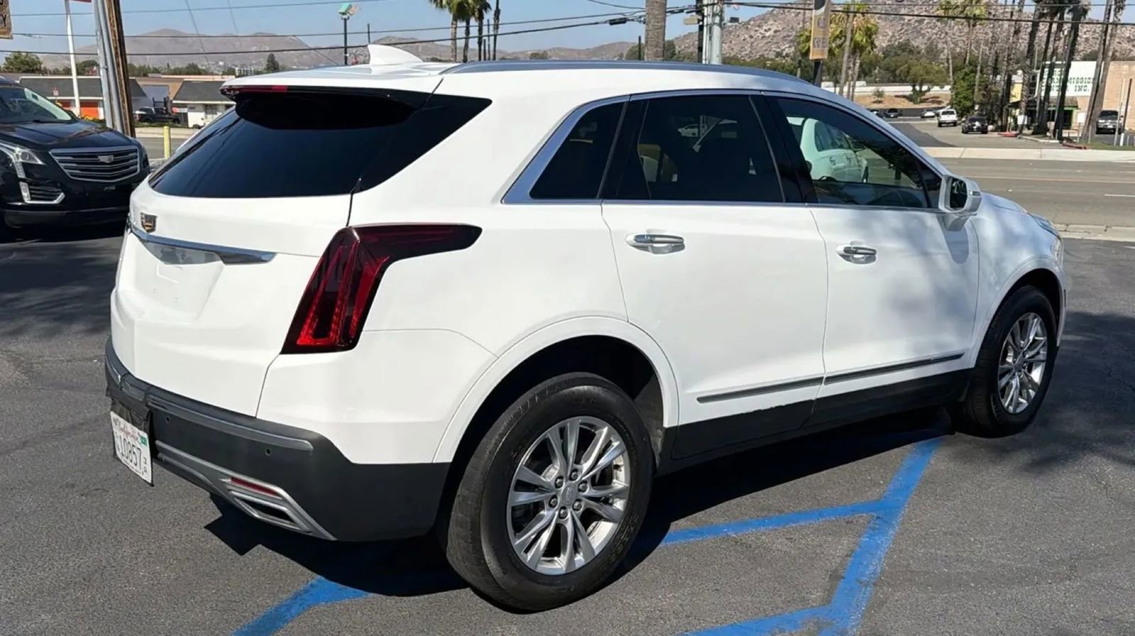 Used 2020 Cadillac XT5 Premium Luxury FWD image 7