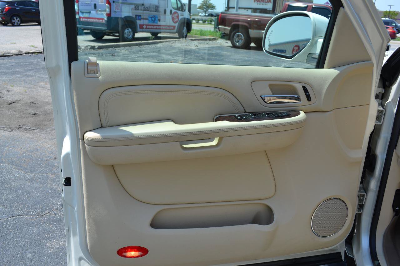Used 2008 Cadillac Escalade EXT AWD/4WD image 28
