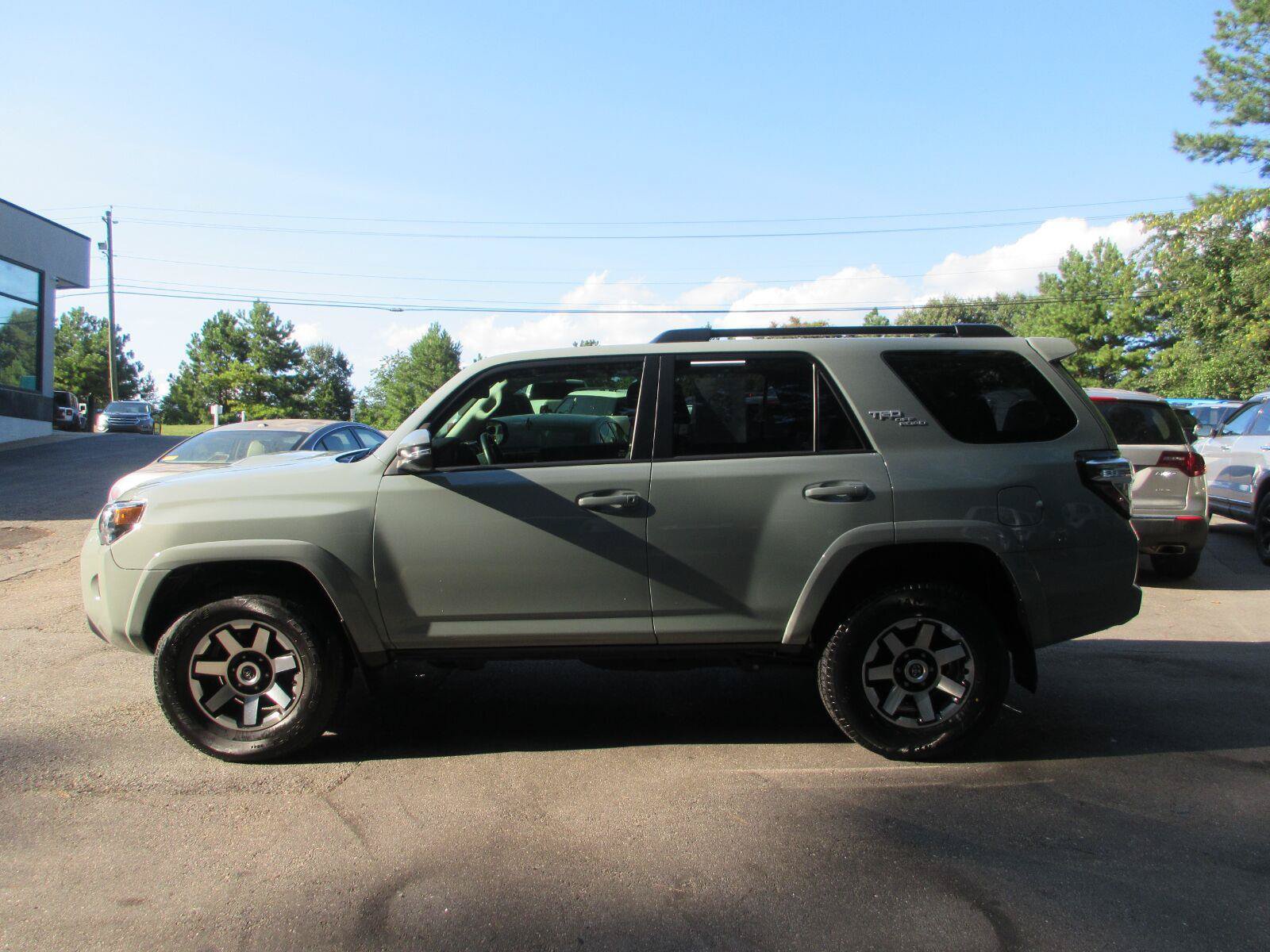 Used 2023 Toyota 4Runner TRD Off-Road Premium w/ Moonroof Package AWD/4WD image 8
