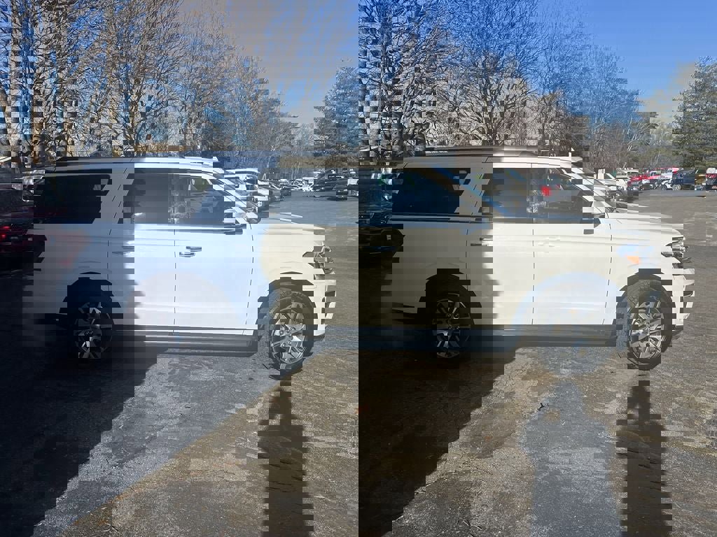 Used 2024 Ford Expedition Max Limited AWD/4WD image 4