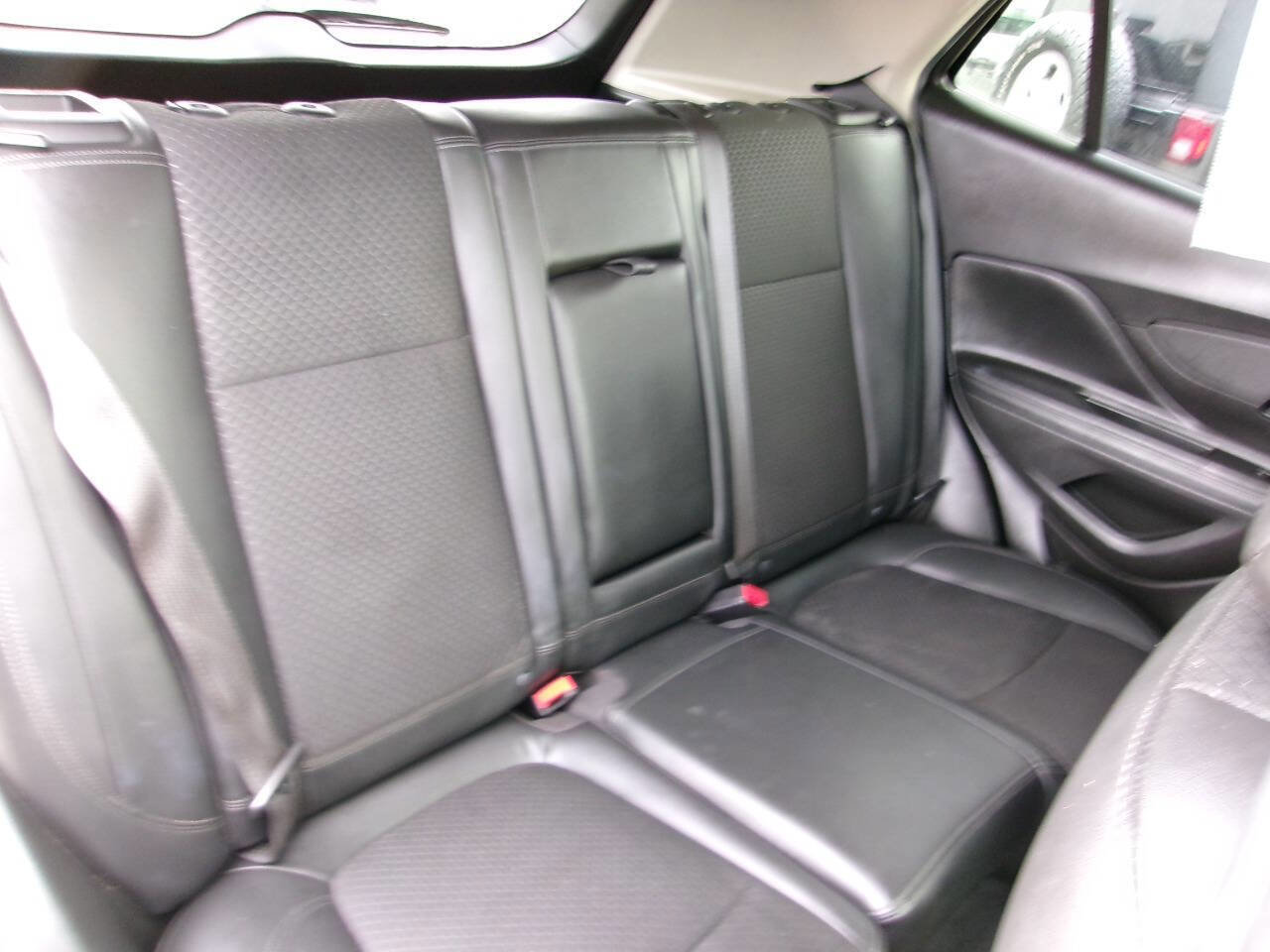 Used 2017 Buick Encore Preferred image 37