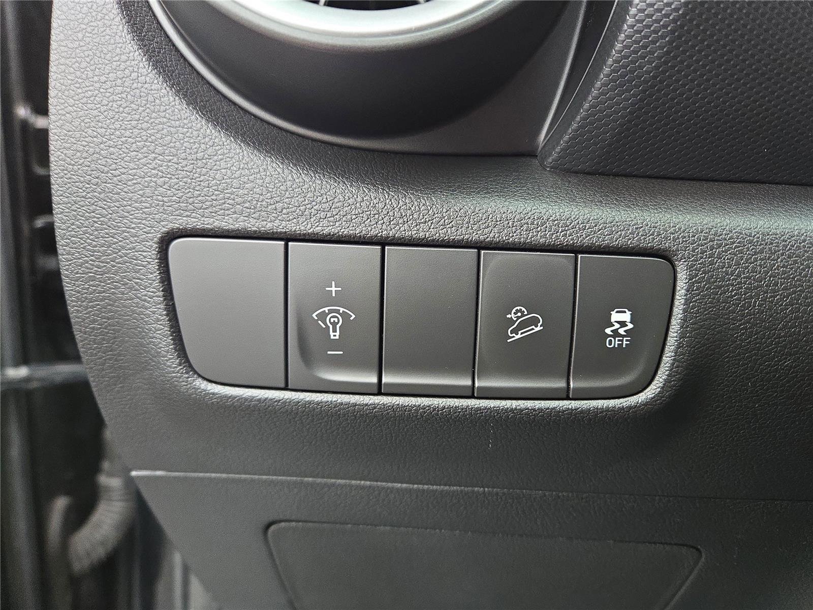 Used 2023 Hyundai Kona Limited image 14