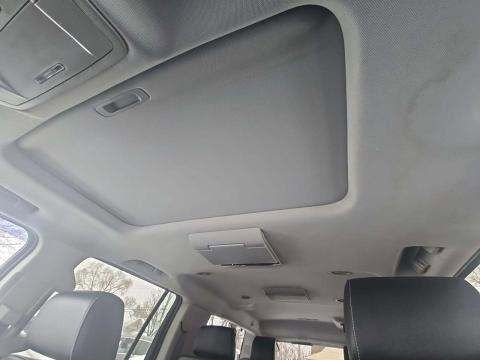 Used 2017 Chevrolet Suburban LT w/ LT Signature Package image 9