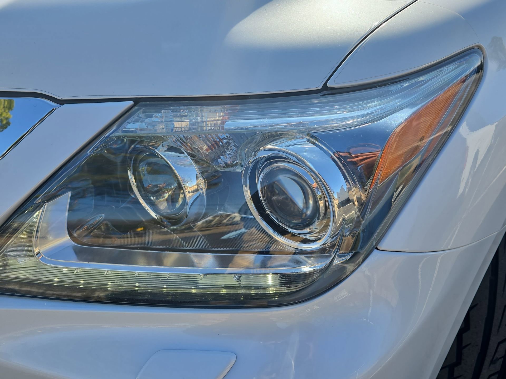 Used 2015 Lexus LX 570 4WD w/ Luxury Package image 30