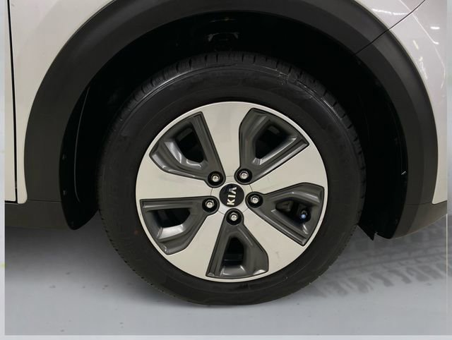 Used 2017 Kia Niro EX image 14