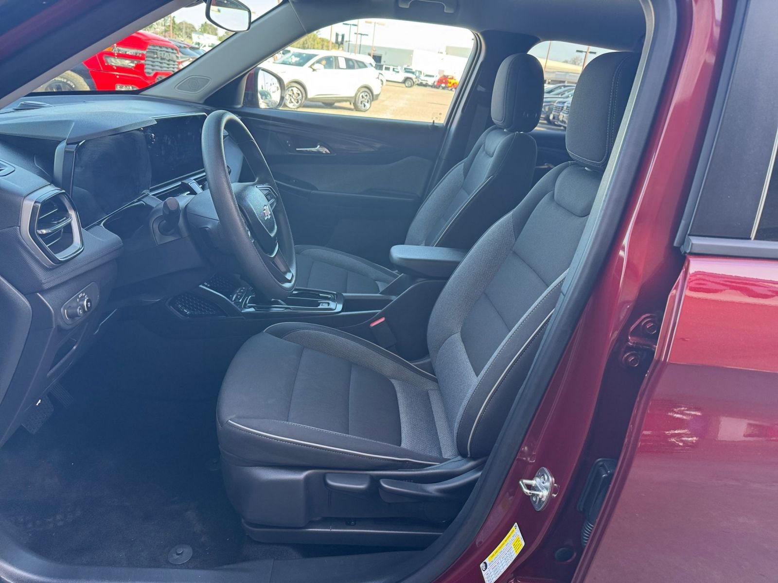 Used 2025 Chevrolet TrailBlazer LT image 27