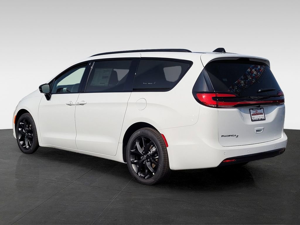 New 2026 Chrysler Pacifica Select w/ S Appearance Package image 6
