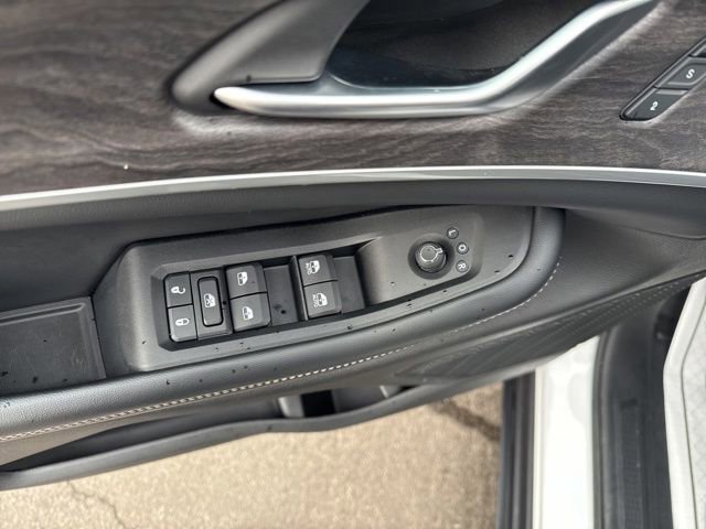 Used 2023 Jeep Grand Cherokee Limited image 8