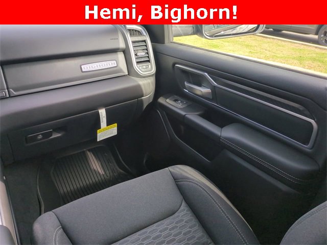 New 2026 RAM 1500 4x4 Crew Cab image 17