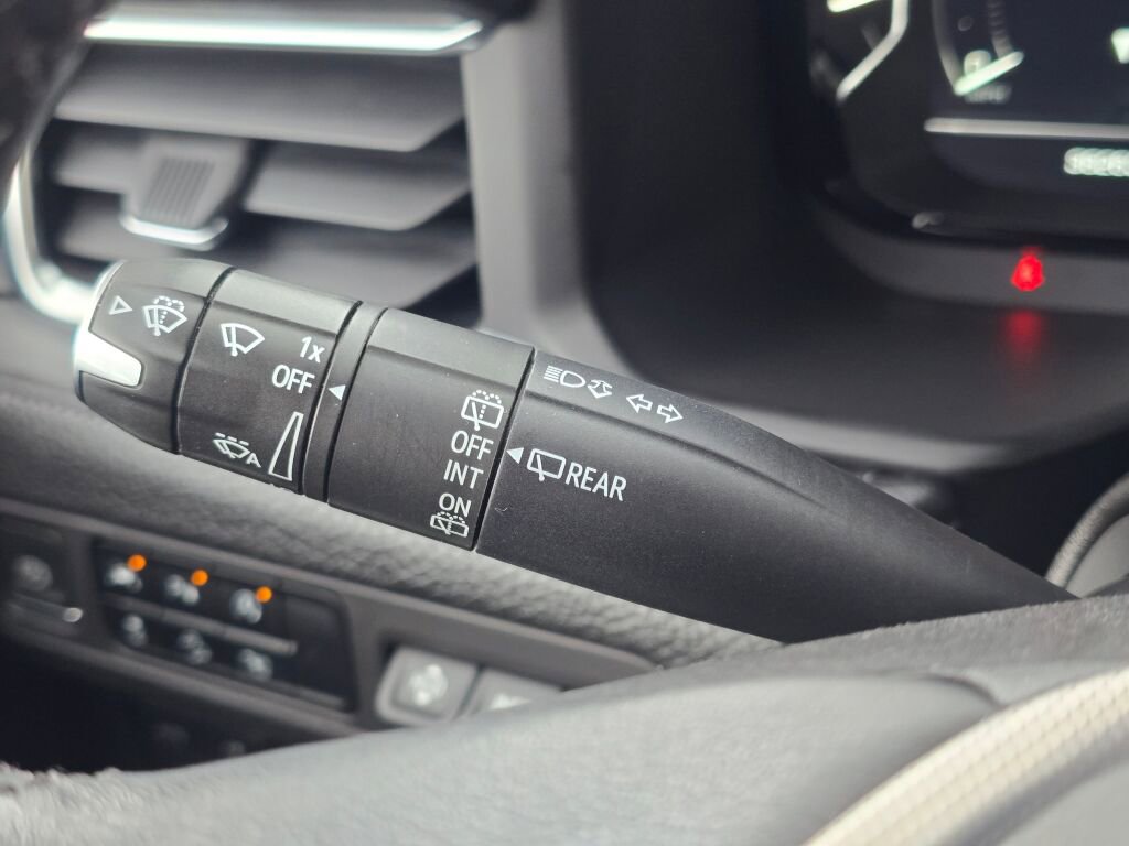 Used 2023 GMC Yukon XL Denali image 41