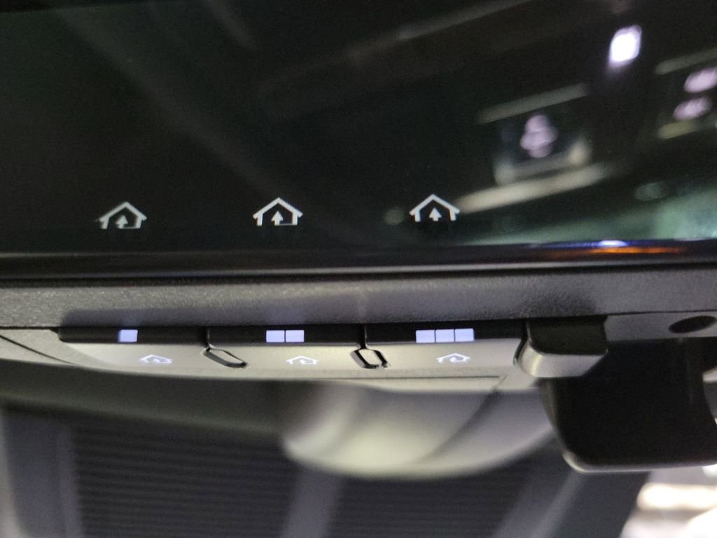 New 2026 Land Rover Defender 130 X-Dynamic SE image 35