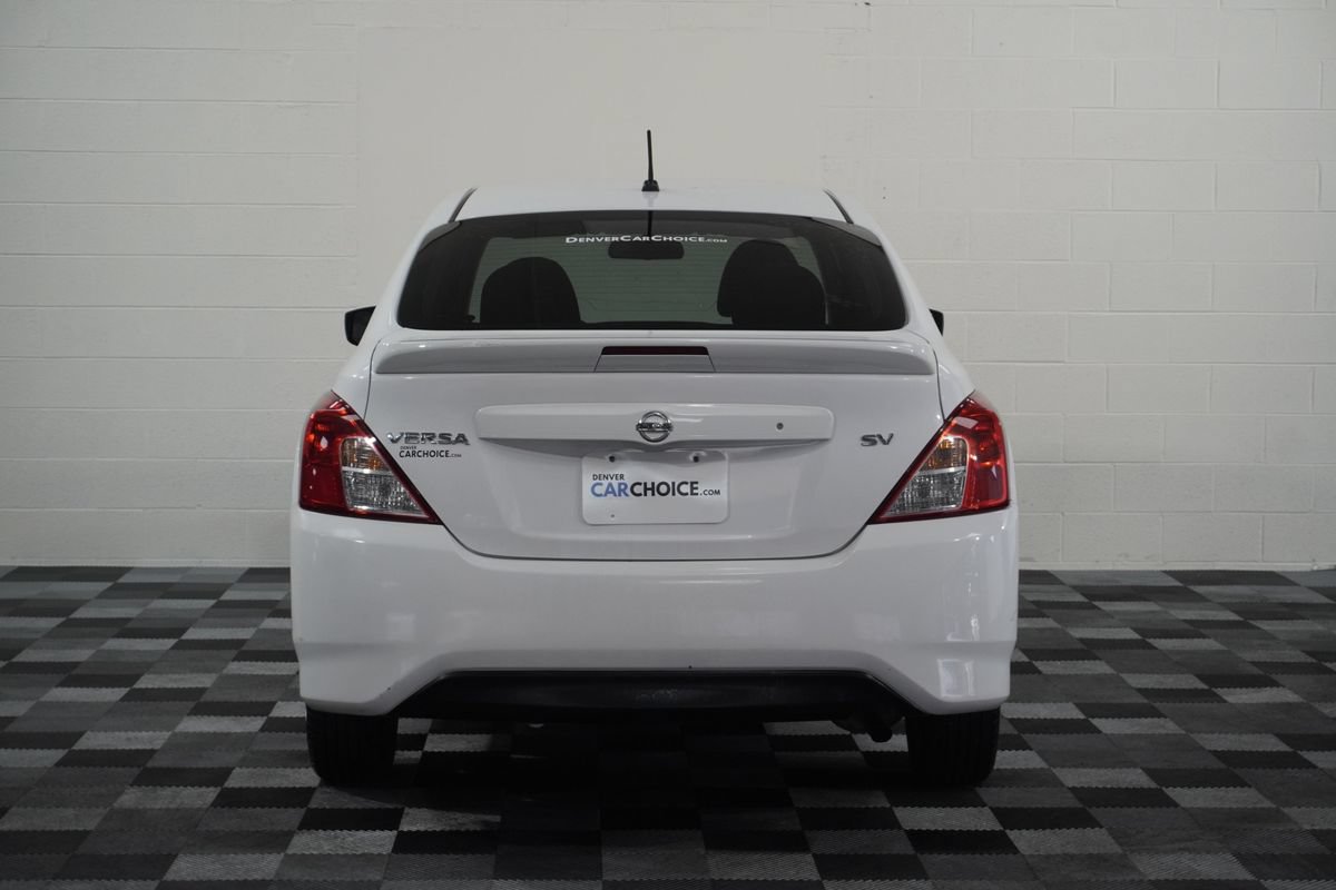 Used 2018 Nissan Versa SV FWD image 4