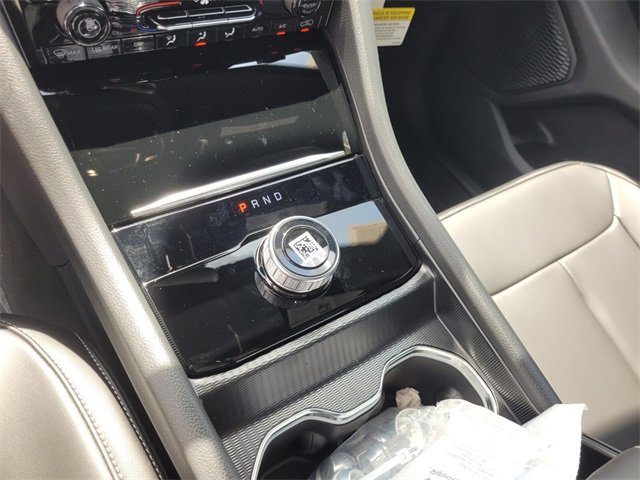 New 2025 Jeep Grand Cherokee Limited w/ Trailer Tow Package image 24