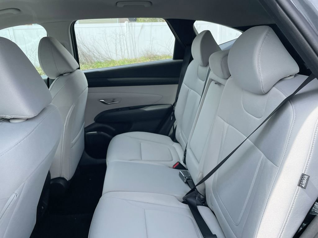 Used 2025 Hyundai Tucson SE image 47