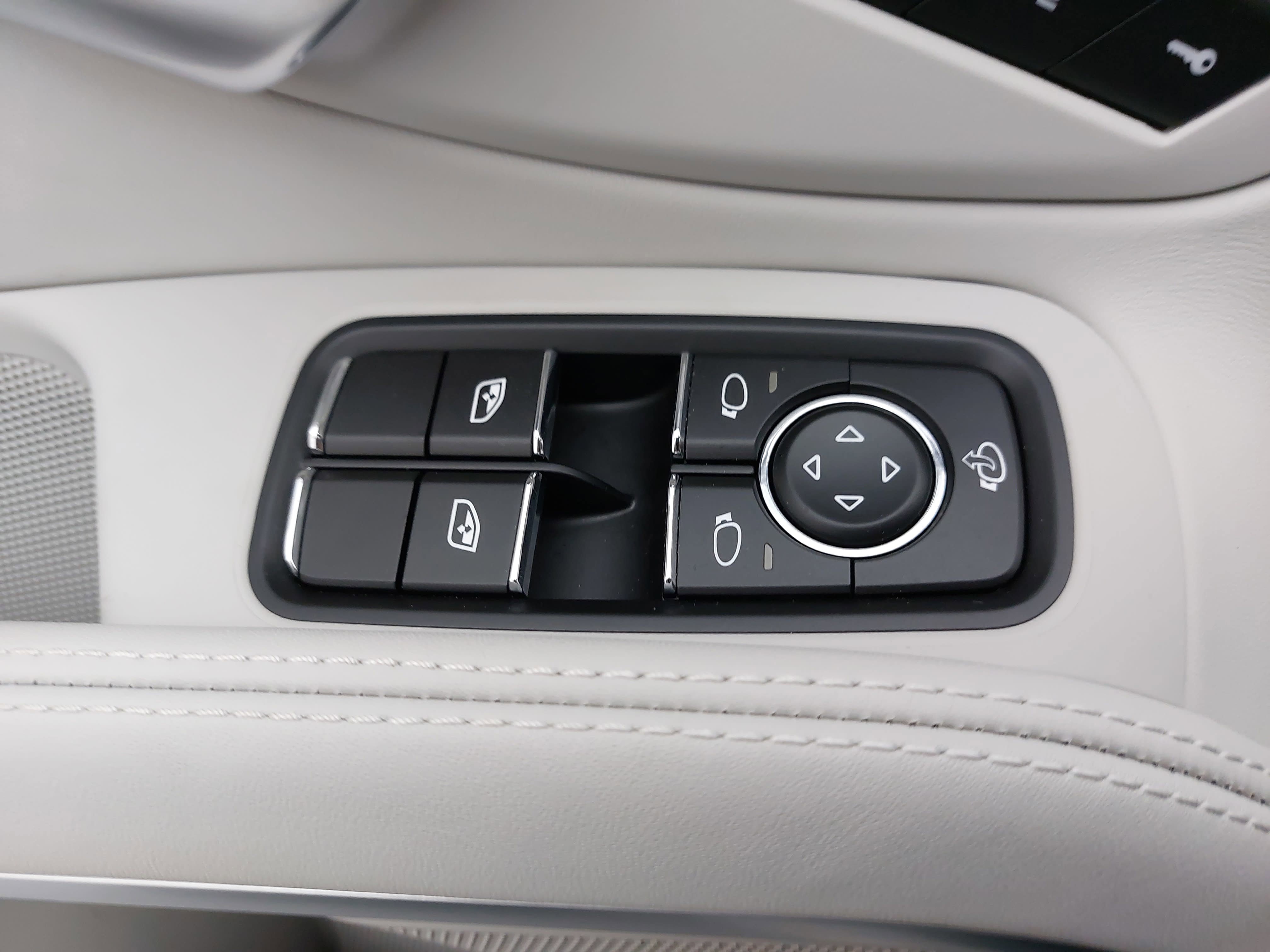 Certified 2025 Porsche 718 Boxster GTS RWD image 25