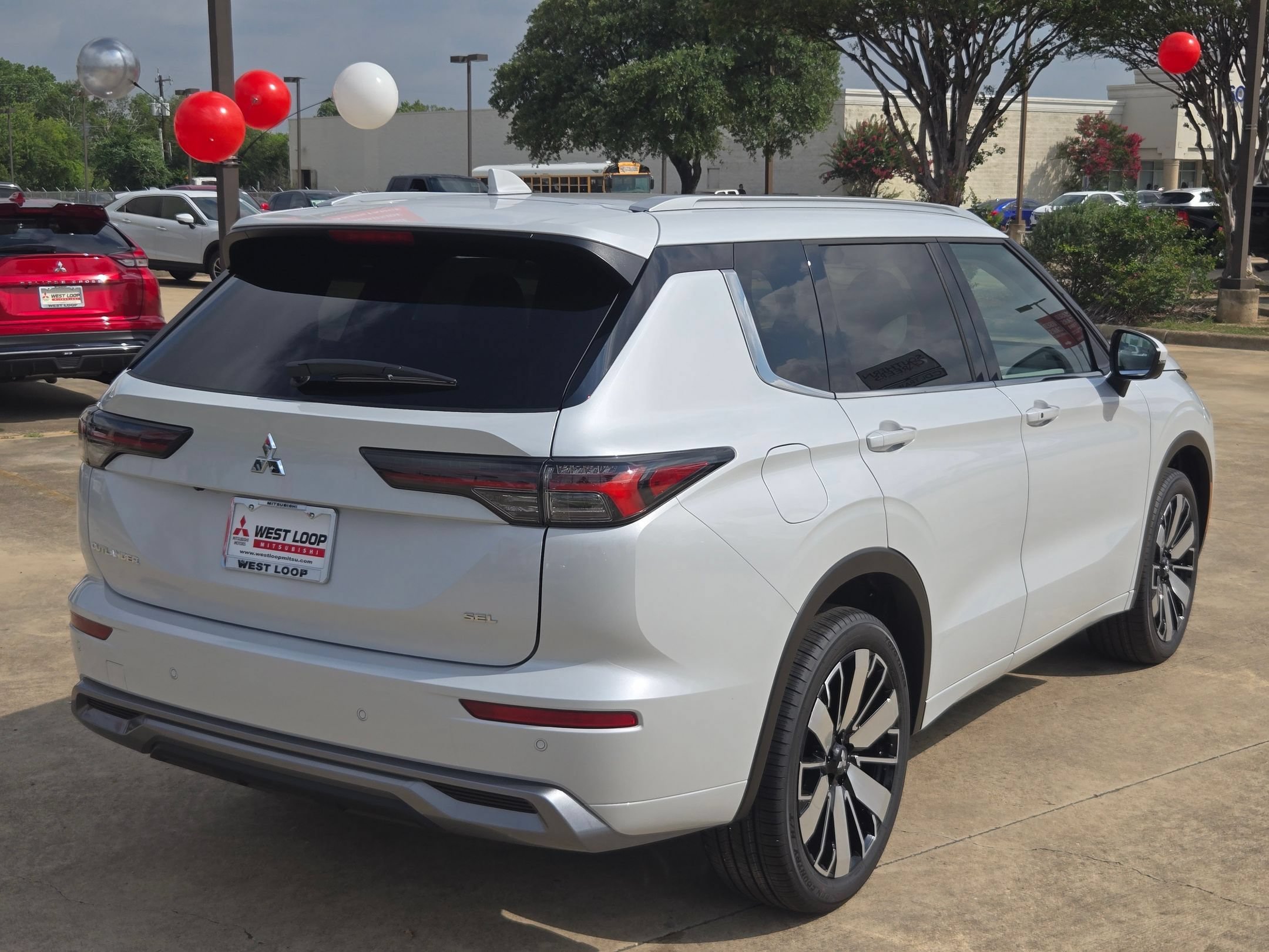 New 2026 Mitsubishi Outlander SEL FWD image 5