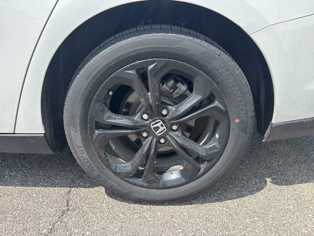 Used 2025 Honda Accord SE image 6