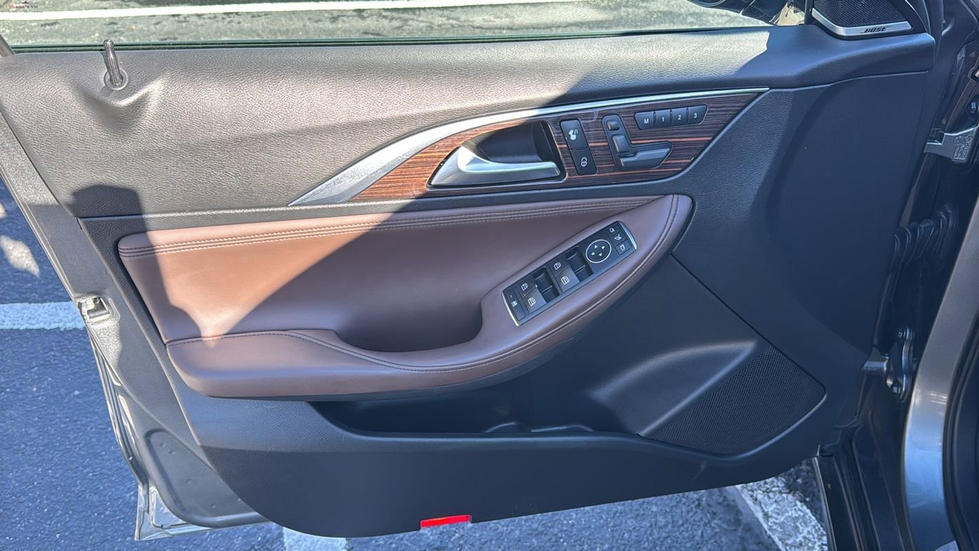 Used 2018 INFINITI QX30 Premium w/ Technology Package image 9