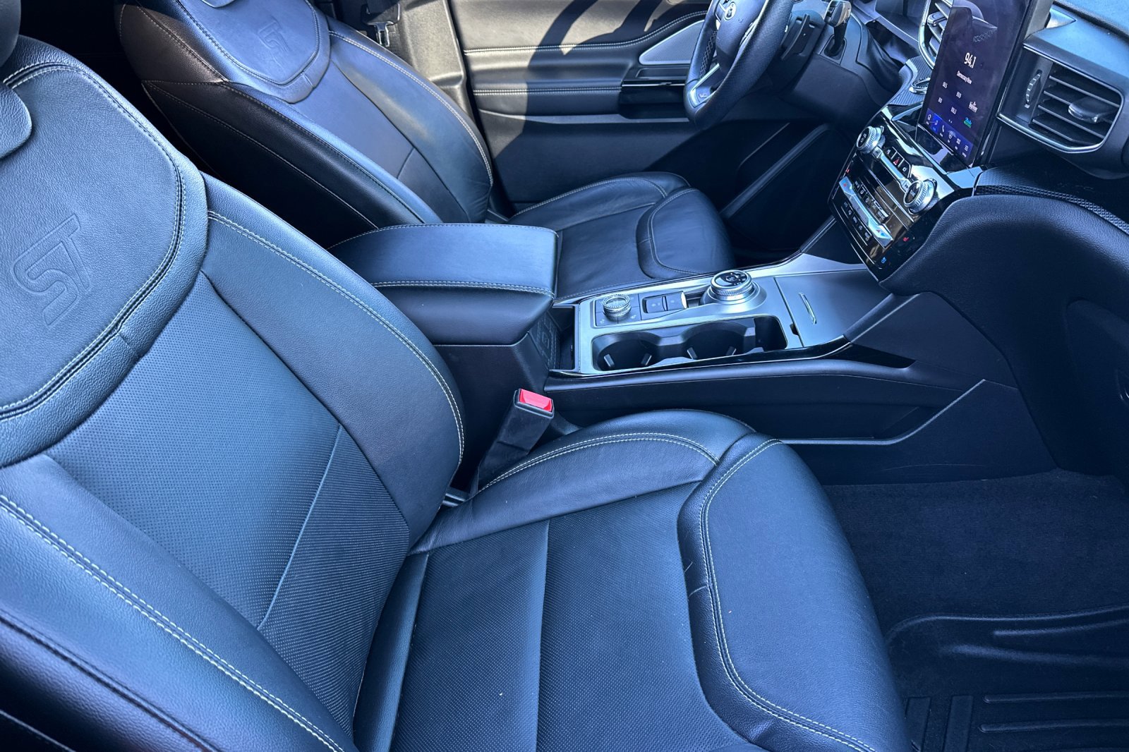 Used 2022 Ford Explorer ST w/ Equipment Group 401A image 16