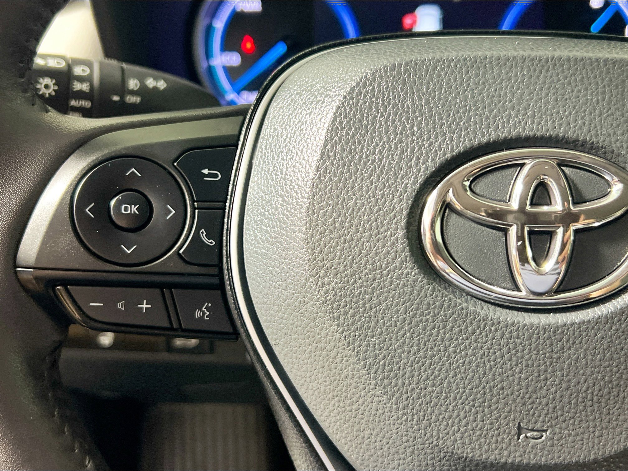 Used 2024 Toyota RAV4 XLE Premium image 18