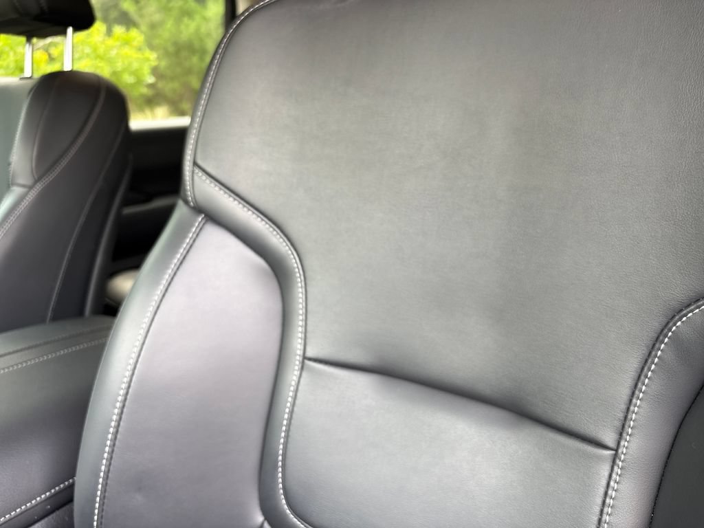 Used 2025 Nissan Armada SV RWD image 7
